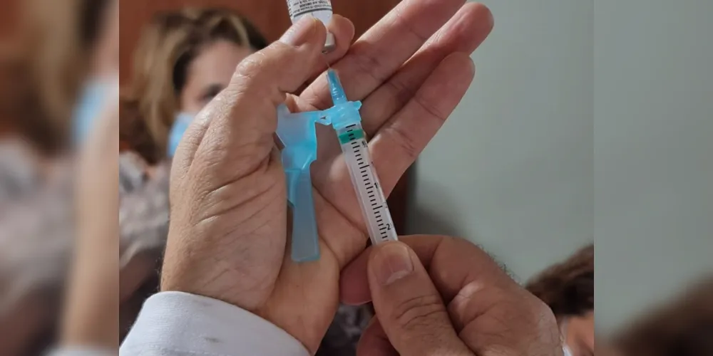 A vacina, desenvolvida pela Pfizer foi orientada pelo Ministério da Saúde somente a determinados grupos