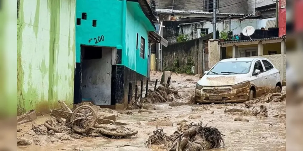 Inúmeras cidades do litoral paulista foram afetadas