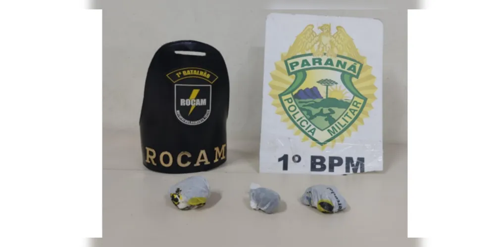 Os suspeitos deixaram três pacotes pelo caminho, mas as drogas foram encontradas