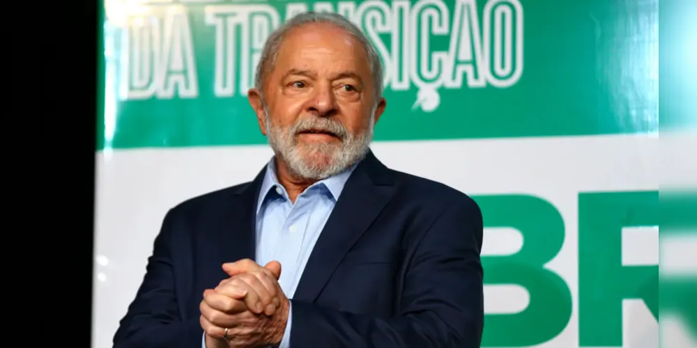 O presidente eleito, Luiz Inácio Lula da Silva, durante cerimônia de entrega do relatório final da transição de governo e anúncio de novos ministros