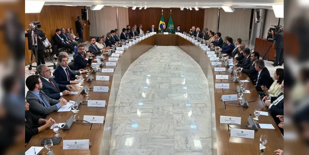 Participaram da reunião todos os governadores ou vices dos 26 estados e do Distrito Federal