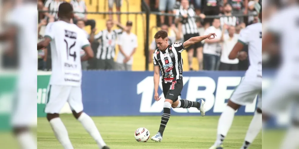 O jogo acontece nesta quarta-feira (01), no Estádio Germano Krüger