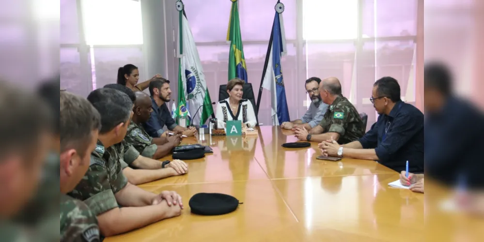 O encontro foi realizado na tarde desta segunda-feira (30), na Prefeitura Municipal de Ponta Grossa