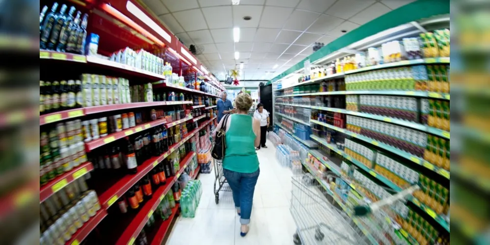 Com uma inflação de 0,66%, os alimentos e bebidas tiveram o segundo maior impacto na inflação oficial de dezembro