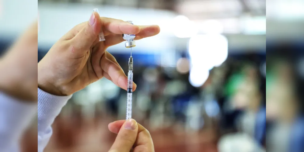 O imunizante, será utilizado, inicialmente, como dose de reforço para grupos prioritários acima de 12 anos