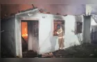 Incêndio destrói residência na avenida Ana Rita em PG