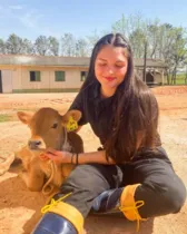 A paixão que tinha pelos animais levou Heloisa a cursar Zootecnia na UEPG