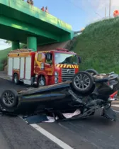 O acidente aconteceu no viaduto Domiciano Theobaldo Bresolin, em Cascavel.