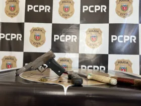 Foram encontradas uma arma caseira e uma faca que teriam sido utilizadas no crime.