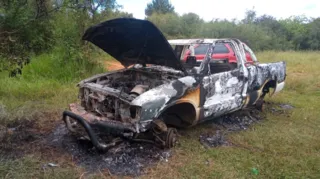 Veículo foi destruído e abandonado próximo ao Rio Tibagi