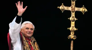 Bento XVI foi o primeiro papa a renunciar em 600 anos
