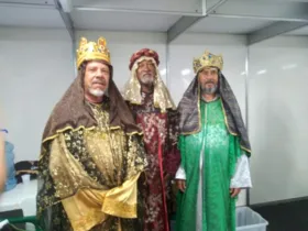 Os reis magos Baltasar (Marcos Marques), Melchior (Jauri Matoski) e Gaspar (Jamil Prestes)