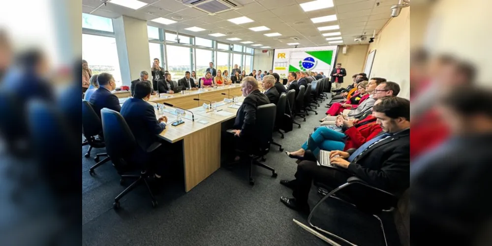 Artur Butina e outros gestores da região participaram de evento em Brasília na quarta-feira (16)