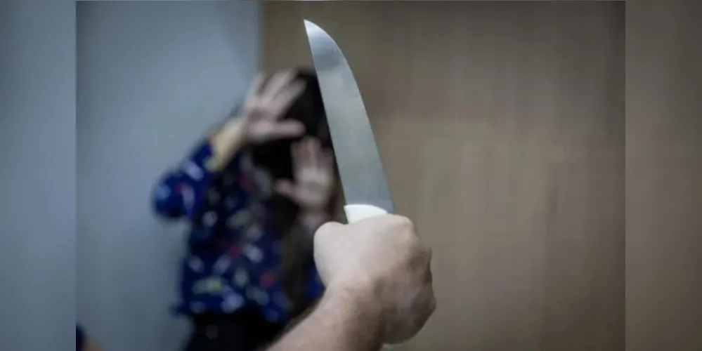 Homem é preso após esfaquear madrasta: 'Senti vontade de matar'