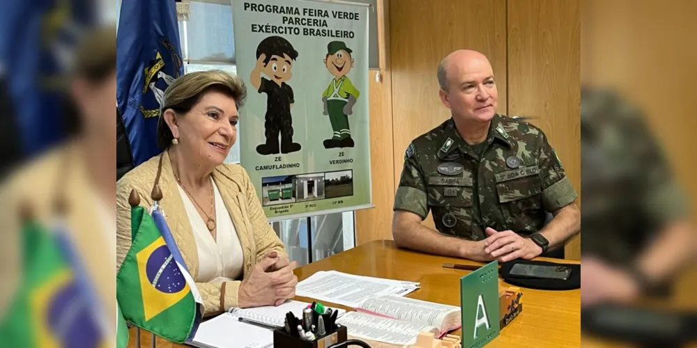 O convênio foi assinado pela prefeita Elizabeth Schmidt e pelo General de Brigada Marcelo Goñes Sabbá de Alencar, Comandante da 5ª Brigada de Cavalaria Blindada