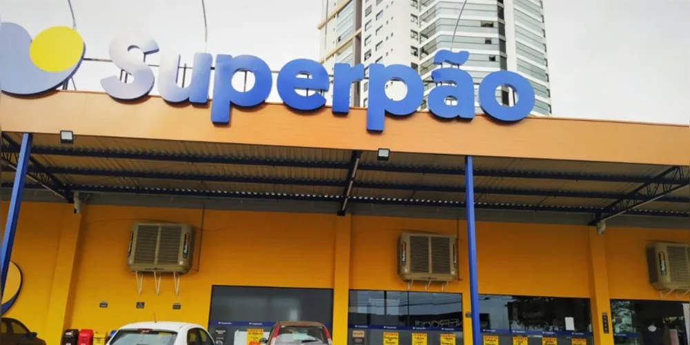 Supermercado fica localizado na rua Balduíno Taques, na esquina com a rua Saldanha da Gama