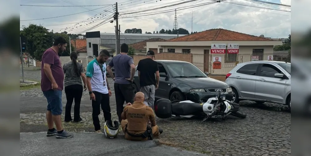 A ocorrência teve início enquanto a Polícia Militar realizava uma ‘blitz’ na avenida Ernesto Vilela; um dos policiais foi atingido por outro veículo durante a perseguição