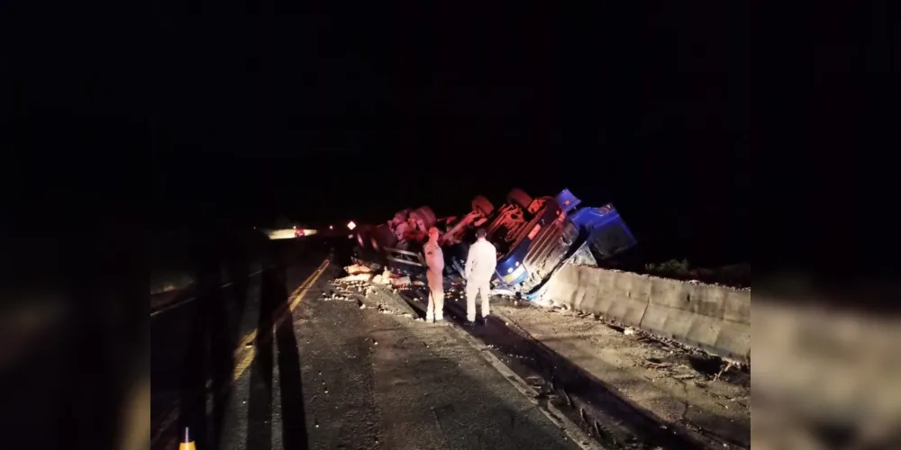 Acidente foi na madrugada desta terça