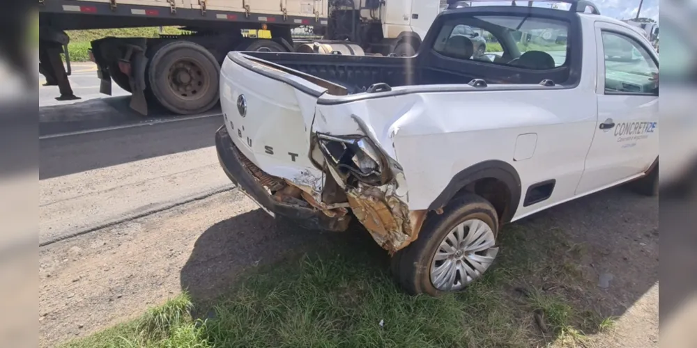 Uma colisão entre uma motocicleta e uma Saveiro resultou em uma pessoa ferida