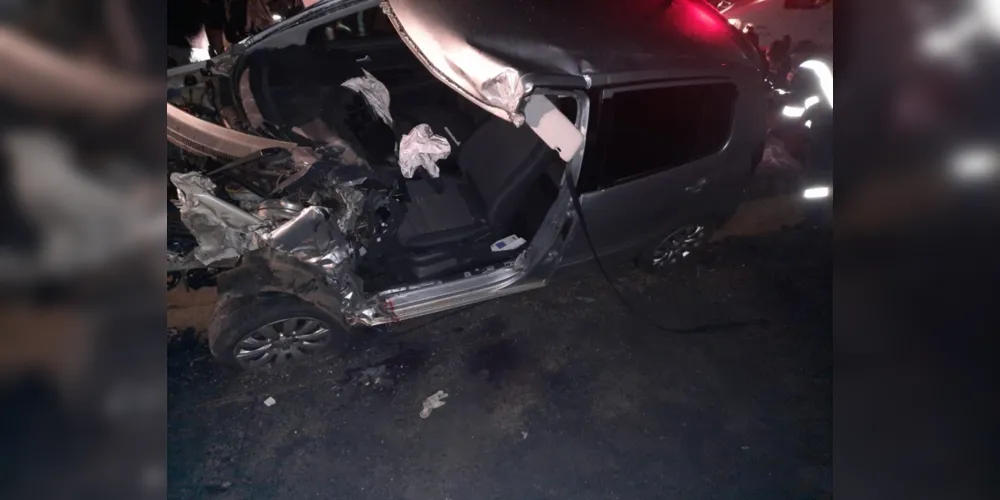 A motorista do automóvel, uma mulher de 27 anos, entrou em óbito ainda no local do acidente