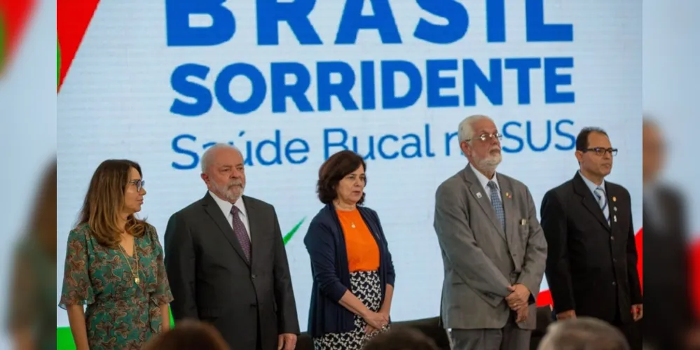 Durante cerimônia, Lula destacou que a promoção à saúde bucal passa pelo acesso aos demais serviços