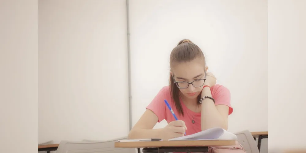 Estão aptos a se inscrever os alunos de graduação ou especialização, docentes e agentes universitários