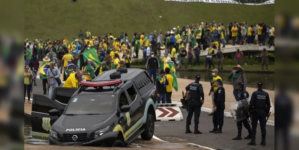 Quase mil pessoas foram presas após os atos golpistas em Brasília