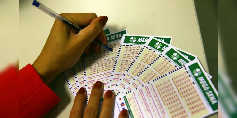 Apostas para a Mega-Sena podem ser feitas até as 19h do dia do sorteio em qualquer casa lotérica do país ou pela internet