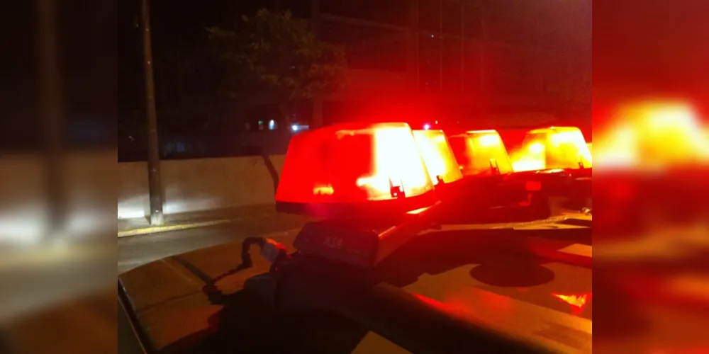A mulher afirmou que o suspeito também teria ameaçando lhe matar e atear fogo na residência