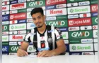 Marcos Vinícius renova contrato por mais um ano no Operário