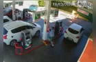Imagem mostra frentista ateando fogo contra cliente no PR