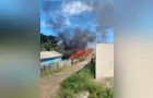 Incêndio destrói três residências em bairro de Carambeí