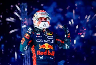 Verstappen iniciou a temporada com pole e vitória