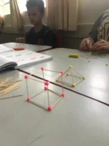 Com a atividade prática, os alunos puderam perceber as nuances das estruturas geométricas