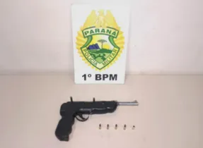Arma foi localizada na mochila do suspeito e apreendida