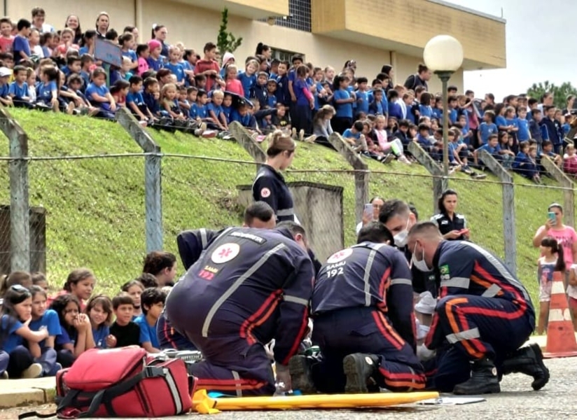 Simulação mobilizou alunos e servidores da Escola Municipal Aldo Bonde, no residencial Lagoa Dourada, na última semana.