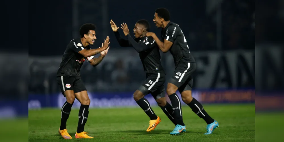 duardo Santos, Alerrandro e Henry Mosquera fizeram os gols do 'Braga'