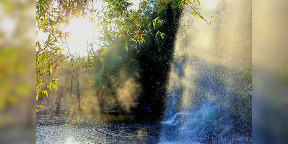 A Cachoeira da Mariquinha tem uma cascata de 30 metros de altura