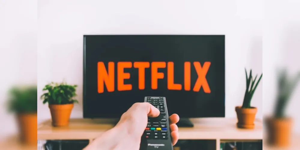 Procon Fortaleza notifica Netflix por cobrança extra no