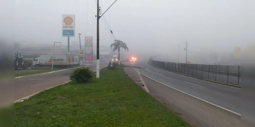 Trânsito no km 490 está parcialmente interditado no sentido Curitiba