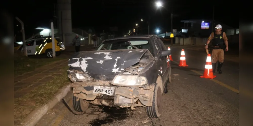 Acidente aconteceu entre as ruas Prefeito Albany Guimarães e José Alberto Caos, na Vila Ricci, no Contorno, na noite de hoje (28)