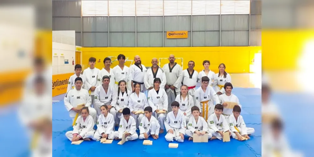 Atualmente 70 alunos fazem parte do projeto que visa o incentivo a prática e desenvolvimento dentro do taekwondo