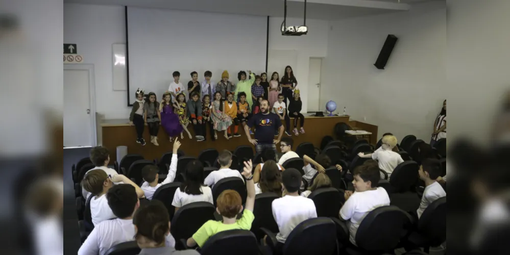 Apresentação teatral dos alunos do Ensino Fundamental I do Colégio Sepam I