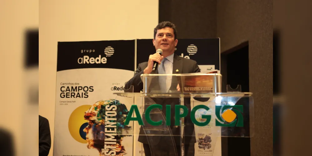 O senador Sérgio Moro esteve presente, na manhã de sexta-feira (30),  no evento de lançamento do livro-anuário do Grupo aRede