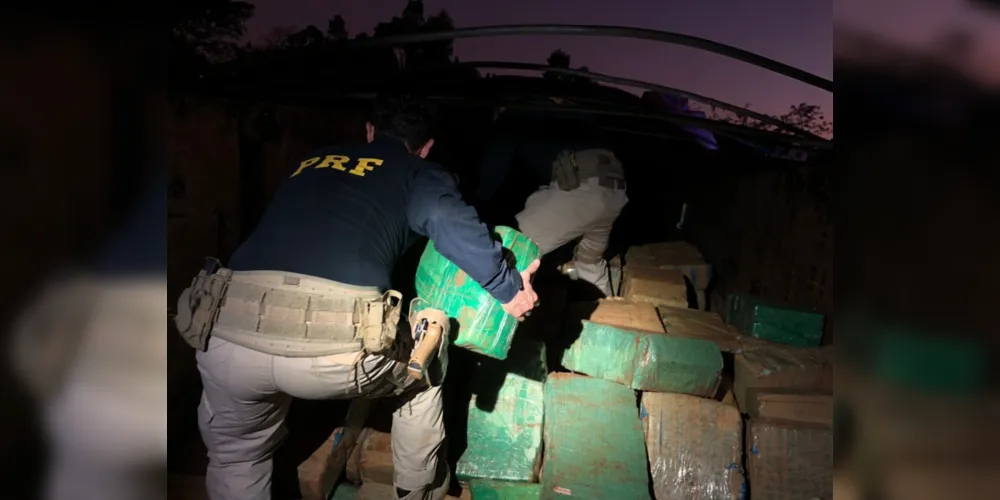 4,6 toneladas da droga foram encontradas na carroceria de um caminhão graneleiro. Um homem foi preso