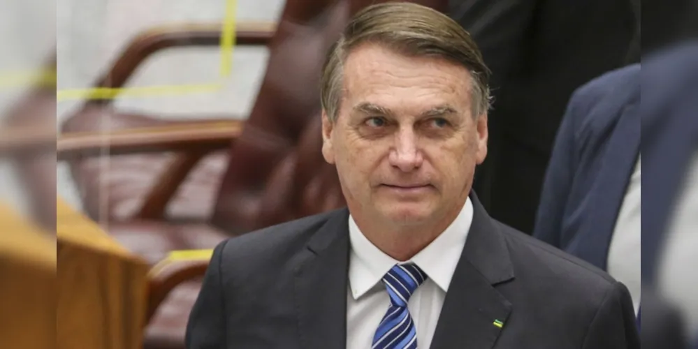 Bolsonaro presta depoimento sobre fraude em cartão de vacina