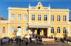 Manifestantes se reúnem na Estação Saudade em defesa ao Sesc e Senac