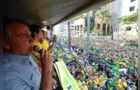 Bolsonaro recebe multa por não usar máscara em ato de 2021