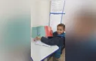 Características dos livros encantam alunos em Castro