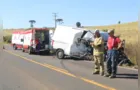 Acidente entre van e caminhão termina com mortes na região